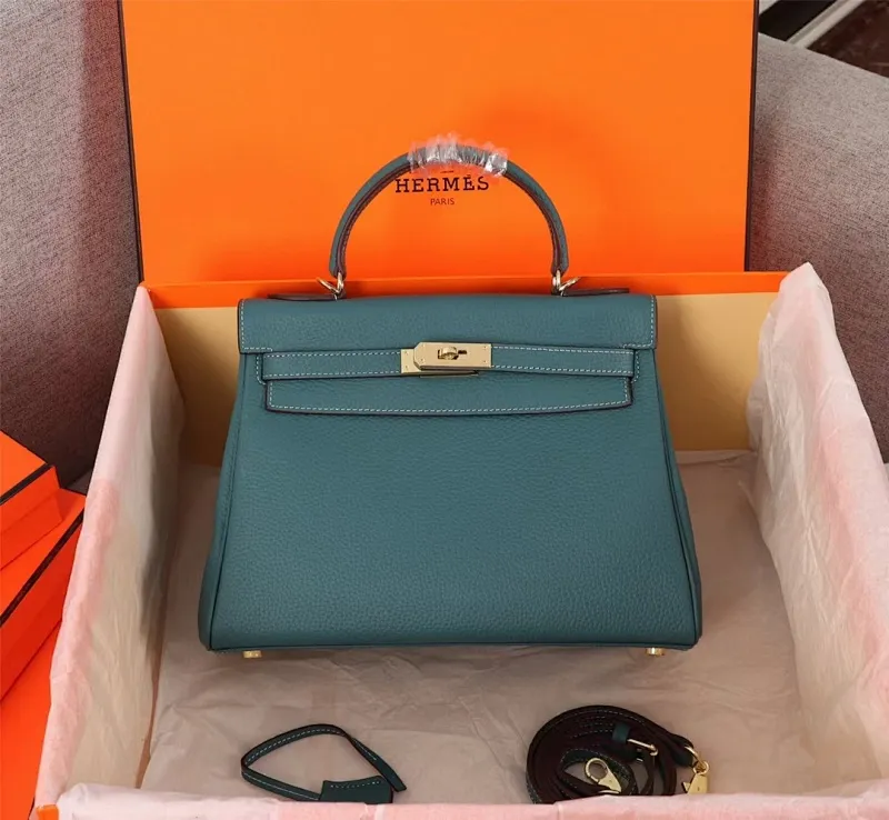 All Categories Official Website "Brand Women's Bags" Women's Bags 💙 Hermes Kelly Original Princess Bag (exclusive factory code) three sizes in stock. 25cm 58002700 28cm 58002900 32cm 58003200 Top configuration, original factory workmanship, original hardware, guaranteed to never fade, original calf leather outer