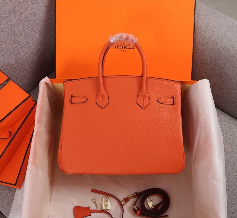 All categories Official website "Brand Women's Bags" Women's Bags 💙 Hermes 2022 Official New Hermès Platinum First Layer Lychee Pattern Handbag Original Calfskin Outside and Sheepskin Goat Pattern Wholesale Small Size 58002800 Medium Size 58003000 Large Size 58003200 High Quality Size: Small 25CM Medium 30C