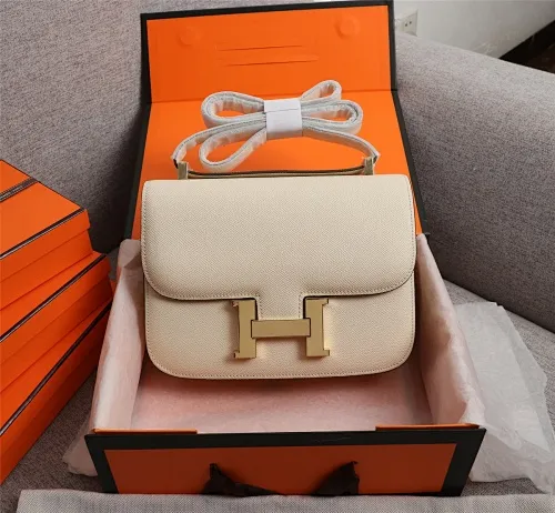 All categories Official website "Brand Women's Bags" Women's Bags 💙 Hermes 2022 Official New Hermès Women's Crossbody Bag Wholesale Genuine Epsom leather Pure steel silver-plated buckle Large size 58002500 Small size 58002300 High quality Size: Large size 22-6-17CM Small size 19-5-14.5CM