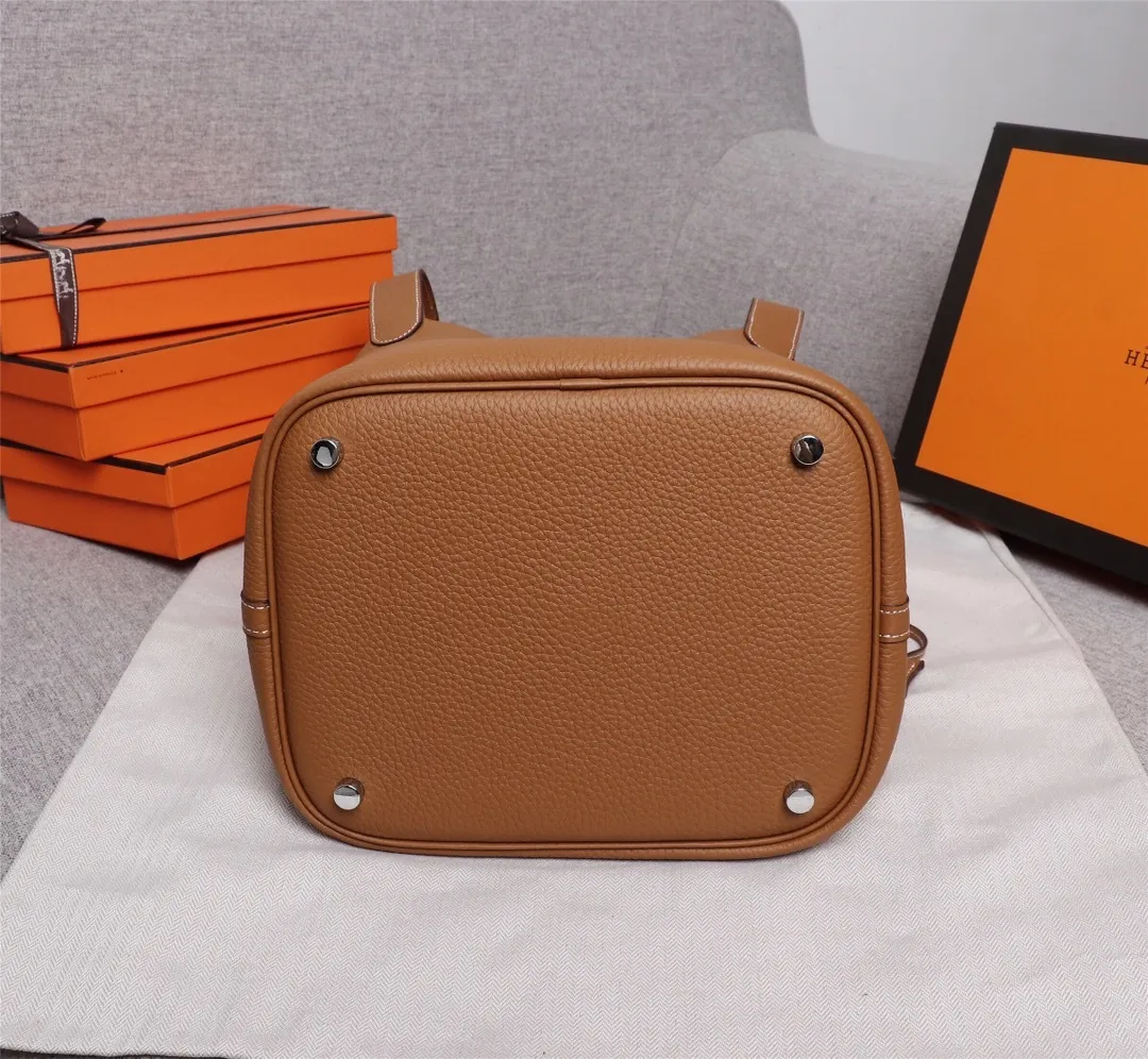 All categories Official website "Brand Women's Bags" Women's Bags 💙 Hermes 2022 official new Hermès vegetable basket picotin wholesale small size 58002300 large size 58002500 high quality size: small size 18CM large size 22CM