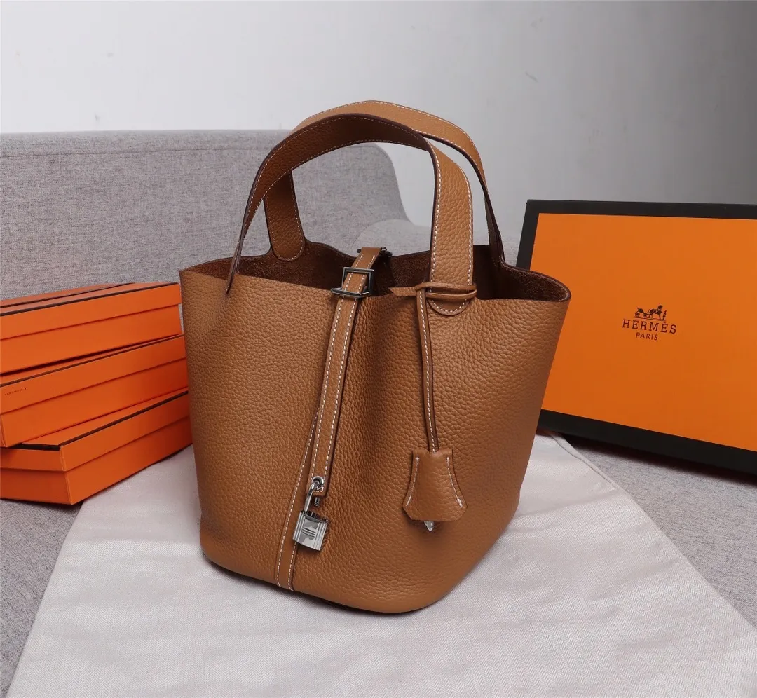 All categories Official website "Brand Women's Bags" Women's Bags 💙 Hermes 2022 official new Hermès vegetable basket picotin wholesale small size 58002300 large size 58002500 high quality size: small size 18CM large size 22CM