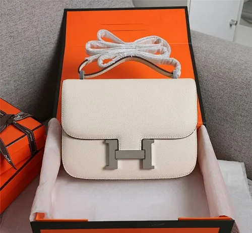 All categories Official website "Brand Women's Bags" Women's bags 💙 Hermes Hermès Made in France Large size 58002800 Small size 58002600 constance stewardess bag ☣️Genuine epsom leather pure steel silver-plated buckle Genuine leather source super good feel Accessories stainless steel laser logo perfect flip arc and three-dimensionality