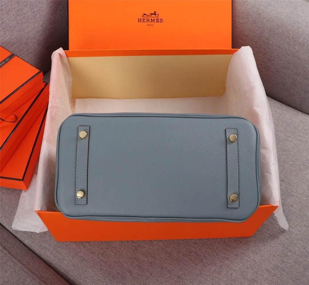 All categories Official website "Brand Women's Bags" Women's Bags 💙 Hermes 2022 Official New Hermès Platinum First Layer Lychee Pattern Handbag Original Calfskin Outside and Sheepskin Goat Pattern Wholesale Small Size 58002800 Medium Size 58003000 Large Size 58003200 High Quality Size: Small 25CM Medium 30C