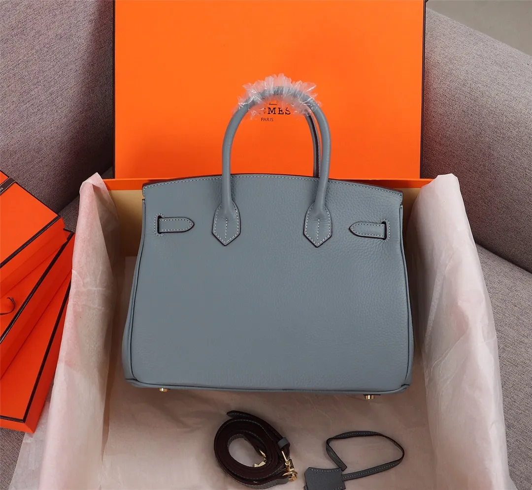 All categories Official website "Brand Women's Bags" Women's Bags 💙 Hermes 2022 Official New Hermès Platinum First Layer Lychee Pattern Handbag Original Calfskin Outside and Sheepskin Goat Pattern Wholesale Small Size 58002800 Medium Size 58003000 Large Size 58003200 High Quality Size: Small 25CM Medium 30C