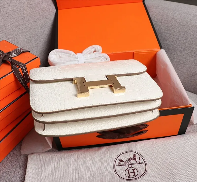 All Categories Official Website "Brand Women's Bags" Women's Bags 💙 Hermes Hermès Made in France - Constance stewardess bag ☣️Crocodile pattern pure steel plated hardware buckle Genuine leather source super good feel Accessories stainless steel laser logo perfect flip arc and three-dimensional sense High-end pure handmade customization 🔮Quality recommendation ‼ ️Size: 23-6-17