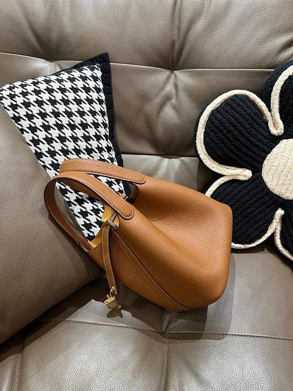 All categories Hermès women's bags (Hermès) Hermès 1818