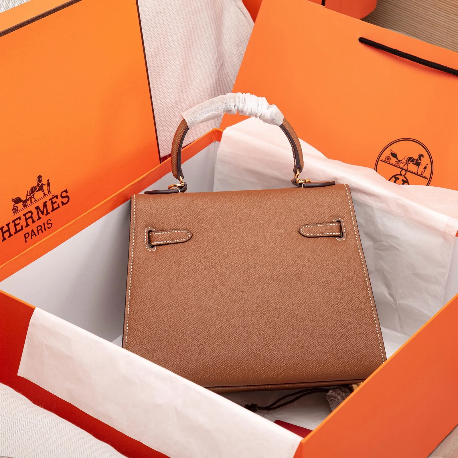 All Categories Official Website "Brand Women's Bags" Women's Bags 💙 Hermes 2022 Official New Hermès Women's Hand-Crossbody Two-Purpose Bag Wholesale Cowhide Palm Print Large Size 58002500 Small Size 58002300 High Quality Size: Large Size 28-22-10CM Small Size 25-17-7CM