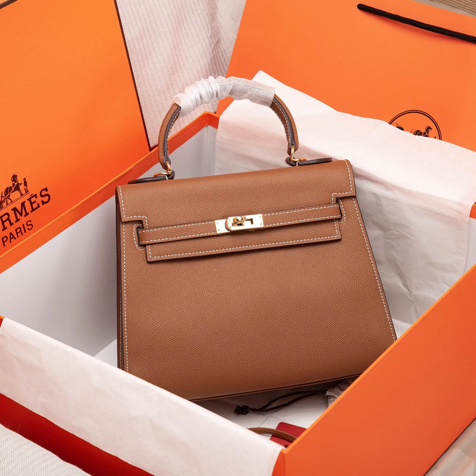 All Categories Official Website "Brand Women's Bags" Women's Bags 💙 Hermes 2022 Official New Hermès Women's Hand-Crossbody Two-Purpose Bag Wholesale Cowhide Palm Print Large Size 58002500 Small Size 58002300 High Quality Size: Large Size 28-22-10CM Small Size 25-17-7CM