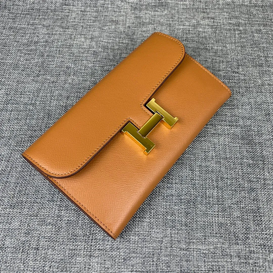 Hermes Constance Original Order p290💰 Model: 539 Palm Pattern Gold Buckle Size: 22*11cm Hermes🇫🇷Overseas🇫🇷Imported cowhide, soft and comfortable to the touch. Counter version, OEM code inside, original replica with gold hardware, exquisite and elegant, oil edge is straight and smooth🎈There are two large note slots, a zipper pocket, and 12 card slots🚚