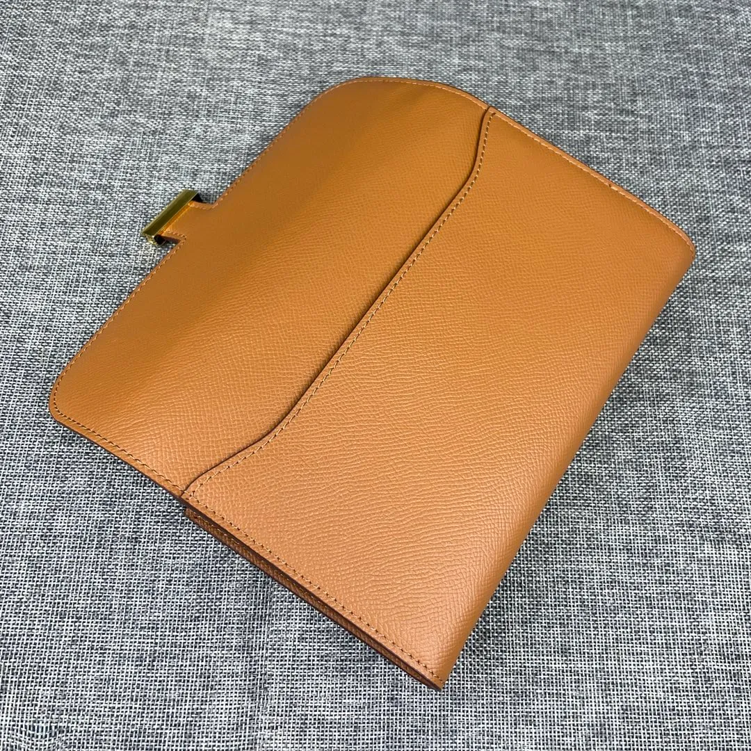 Hermes Constance Original Order p290💰 Model: 539 Palm Pattern Gold Buckle Size: 22*11cm Hermes🇫🇷Overseas🇫🇷Imported cowhide, soft and comfortable to the touch. Counter version, OEM code inside, original replica with gold hardware, exquisite and elegant, oil edge is straight and smooth🎈There are two large note slots, a zipper pocket, and 12 card slots🚚