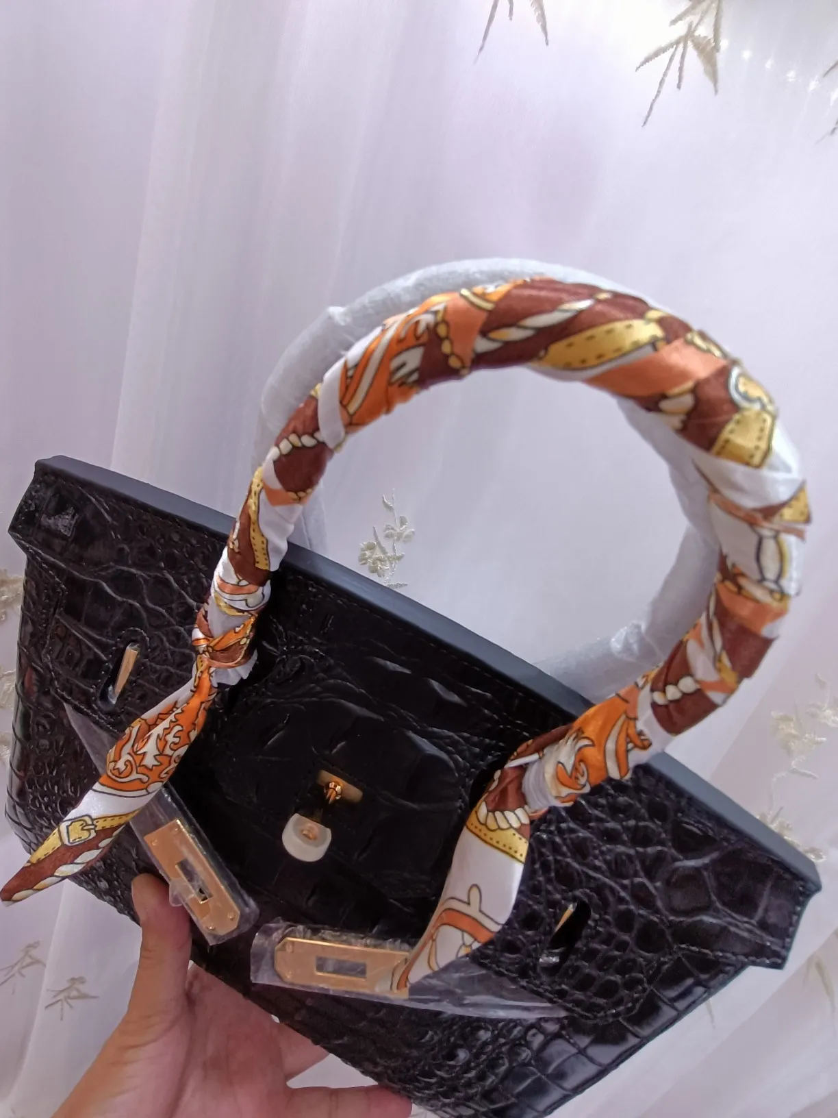 ❤️Hot model debut❤️Batch 💰880/420💋Hermes/Hermes💋Official classic production ✨Platinum crocodile bone✨Original quality coming👉Using imported crocodile bone pattern cowhide from the country of origin 👑 Equipped with pure 24k original hardware💎Size: large size 35*25*18cm/small size 30*22*16cm👛The workmanship is amazing👏👏The legendary slow work brings out the fine work💦Real picture taken💦