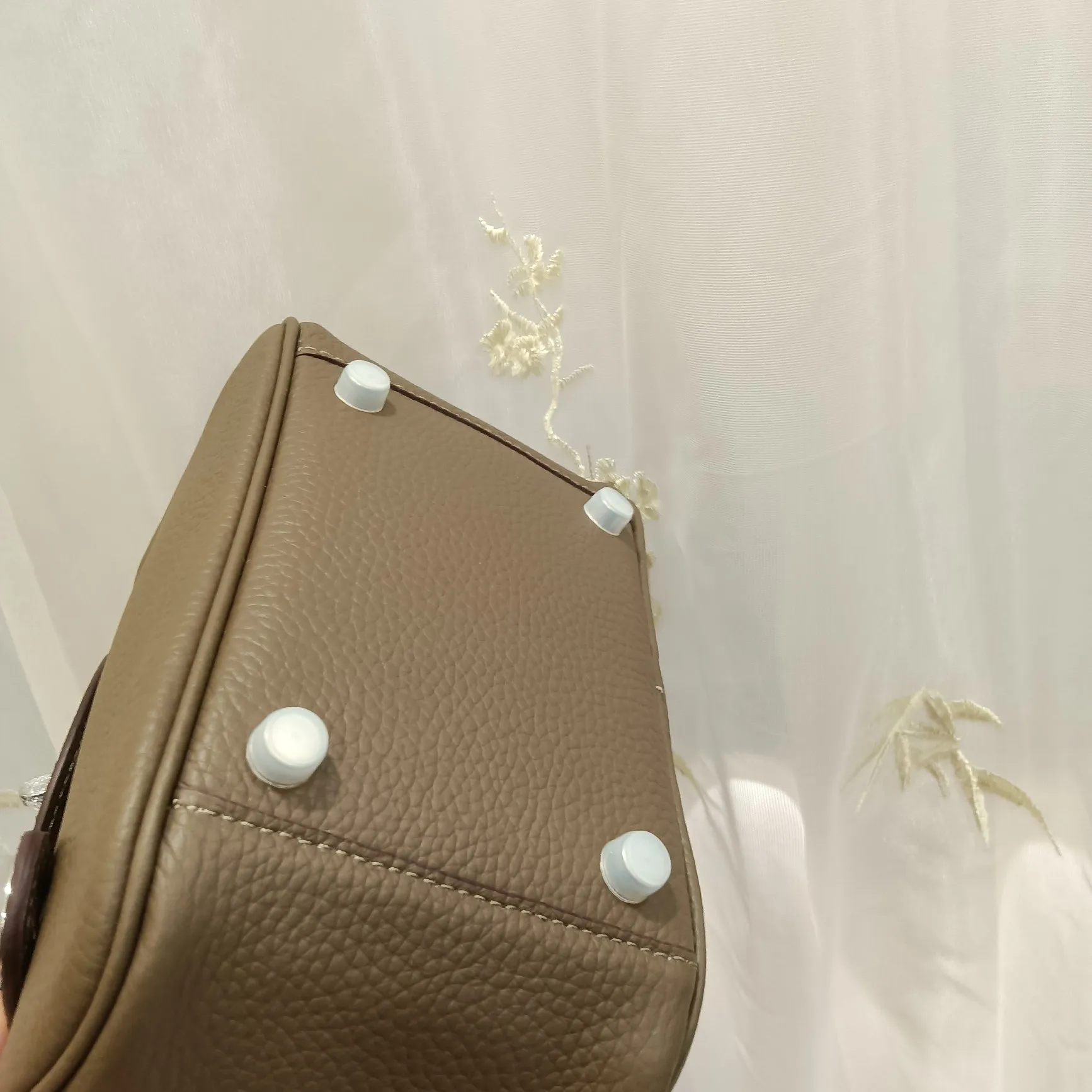 620💰Lindy mini size Hermes Lindy (Chinese name: Lindy bag) Hermès’ most ladylike bag, more relaxed and elegant👜😖Side pockets can store small items✨It is said that Bai Fumei likes to collect it💃Original first-layer cowhide, size 20cm