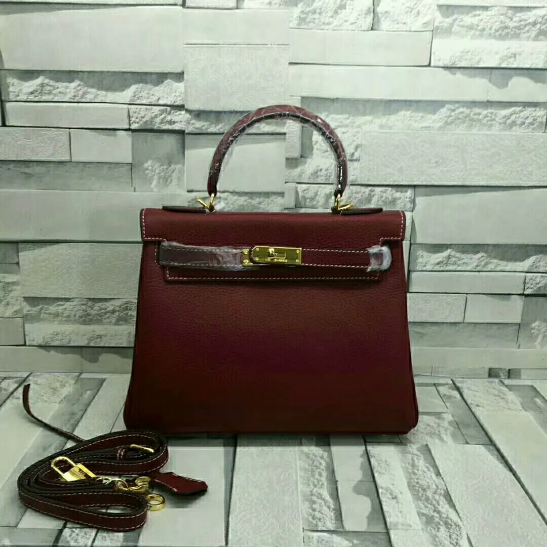 High quality 🅿️P600/P640/P680😀Classic models are sold every day🉐Hermès Kelly pebbled soft cowhide🐂Upgraded quality❤️Soft feel, fine workmanship, good-looking style, versatile all year round! Quality Guaranteed Taste ❗️ 3 sizes small 25cm; medium 28cm; large 32cm