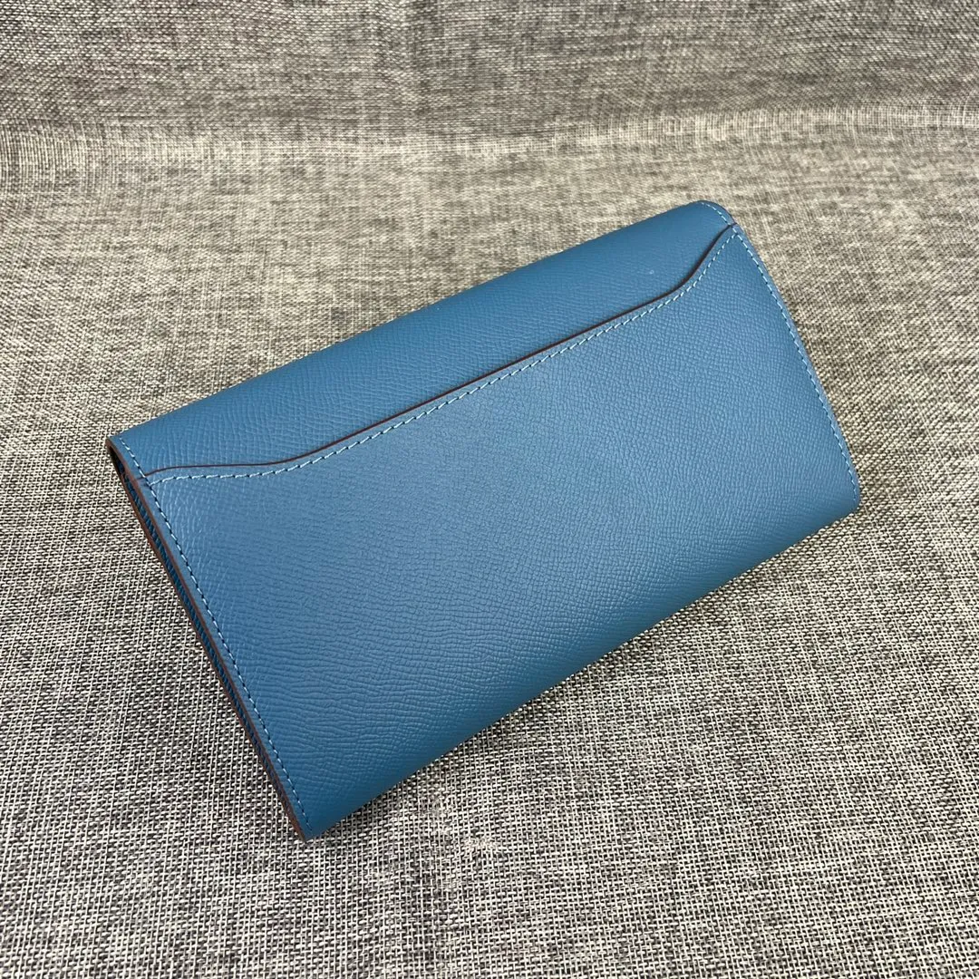 Hermes Constance original order p290💰 Model: 539 palm print silver buckle size: 22*11cm Hermes🇫🇷overseas🇫🇷 imported cowhide, soft and comfortable to the touch. Counter version, OEM code inside, original replica with gold hardware, exquisite and elegant, oil edge is straight and smooth🎈There are two large note slots, a zipper pocket, and 12 card slots🚚