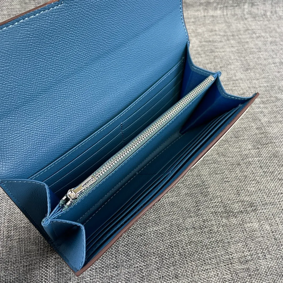 Hermes Constance original order p290💰 Model: 539 palm print silver buckle size: 22*11cm Hermes🇫🇷overseas🇫🇷 imported cowhide, soft and comfortable to the touch. Counter version, OEM code inside, original replica with gold hardware, exquisite and elegant, oil edge is straight and smooth🎈There are two large note slots, a zipper pocket, and 12 card slots🚚