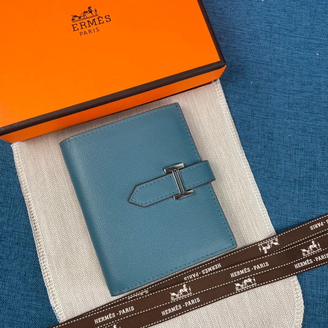 [Hermes original order] p230💰 Hermès new solid color leather pocket vertical wallet 💋Counter copy, original hardware, original OEM code inside 💋Soft feel 🎉Oil edges are straight and smooth, compare with the counter 💋Material: imported palm print cowhide 💋Size: 10*12CM. 💋Model: 5120 palm print