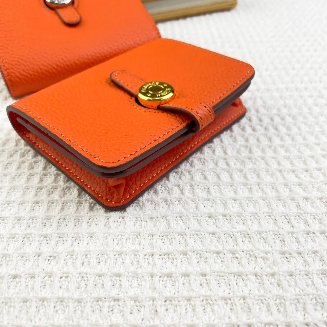Hermes original Togo p180💰 Model: 0510 size: 11*10cm 🇫🇷Overseas🇫🇷Imported Togo cowhide, soft and comfortable to the touch. Counter version, original replica with hardware, exquisite and elegant, oil edges are straight and smooth🎈Exquisite convenient card holder