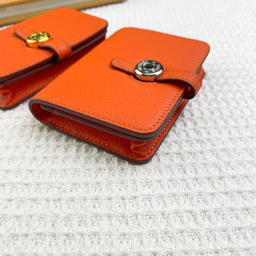 Hermes original Togo p180💰 Model: 0510 size: 11*10cm 🇫🇷Overseas🇫🇷Imported Togo cowhide, soft and comfortable to the touch. Counter version, original replica with hardware, exquisite and elegant, oil edges are straight and smooth🎈Exquisite convenient card holder