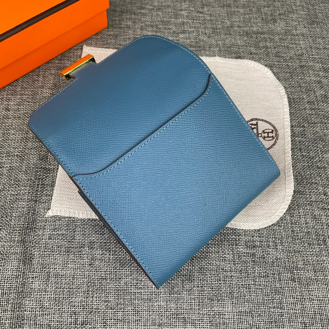 Hermes Constance p250💰 Model: 537 palm pattern gold buckle size: 13*11.8cm. Hermes🇫🇷overseas🇫🇷Imported T palm pattern cowhide, soft and comfortable to the touch. The original replica is matched with gold hardware, exquisite and elegant, and has the original OEM code inside. The oil edges are straight and smooth🎈There are two cash slots, a zipper pocket, and 3 card slots inside🚚