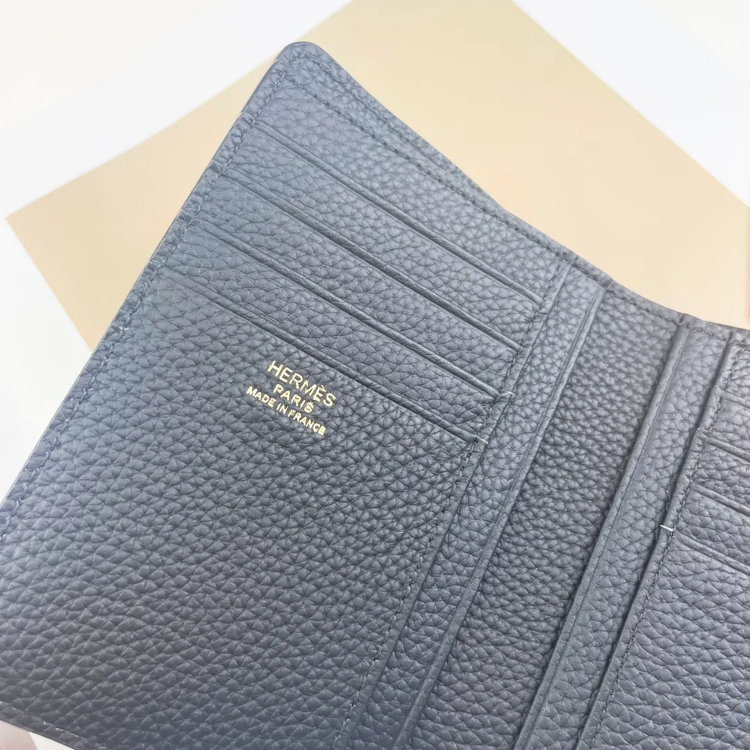 [Hermes new wallet]💰250 Model: H230 gold buckle Dimensions: length 13.5x width 10.5x thickness 2 cm Made of togo calfskin, equipped with 10 card slots, 1 banknote pocket, palladium-plated lock buckle, exquisite and perfect workmanship, original OEM code inside