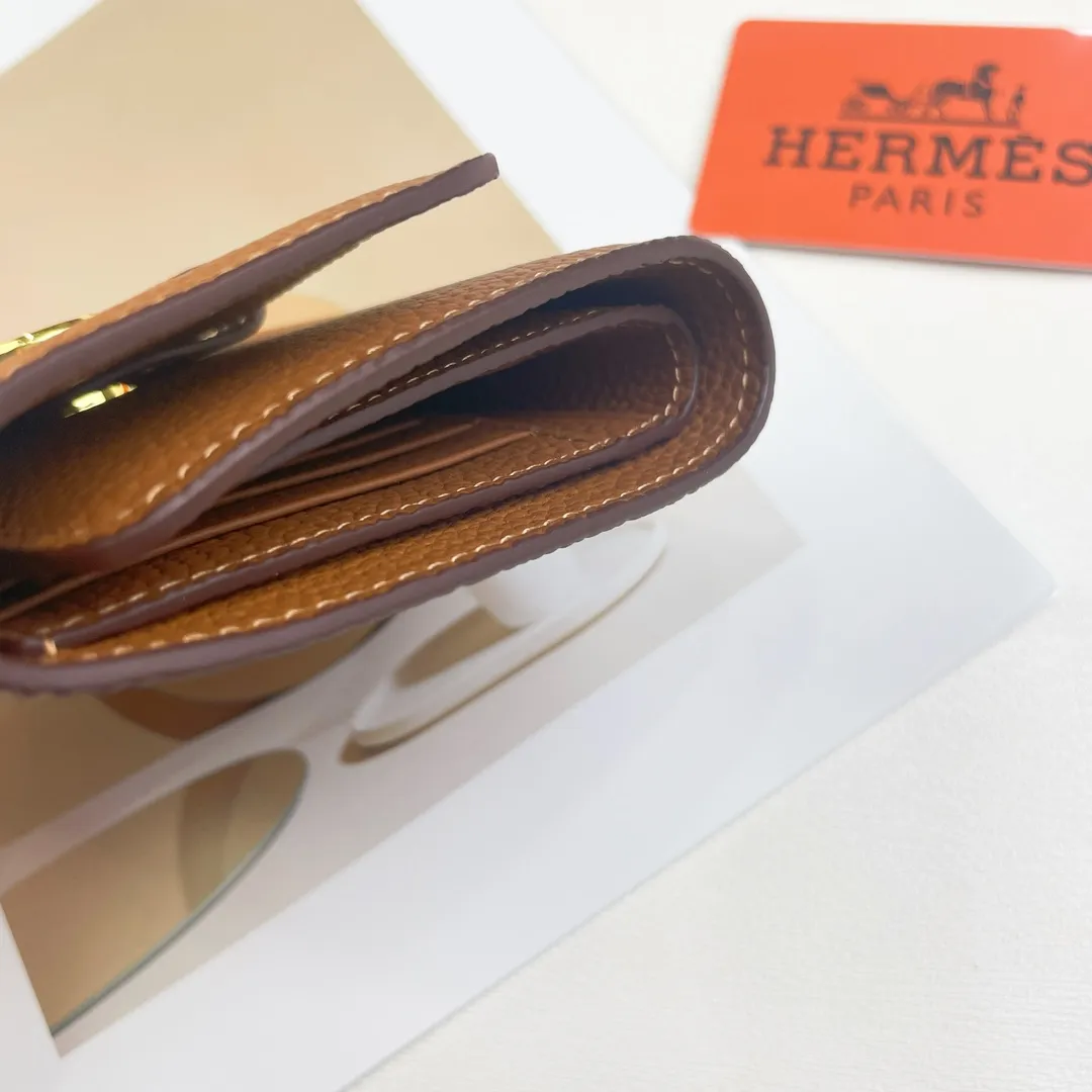 [Hermes new wallet]💰250 Model: H230 gold buckle Dimensions: length 13.5x width 10.5x thickness 2 cm Made of togo calfskin, equipped with 10 card slots, 1 banknote pocket, palladium-plated lock buckle, exquisite and perfect workmanship, original OEM code inside