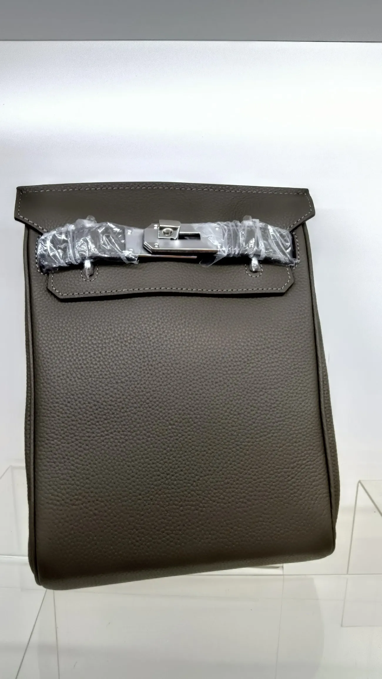 1080💰, pewter gray, original tog0 cowhide chest bag with silver buckle hardware shipped, size: 17.5×8×26cm