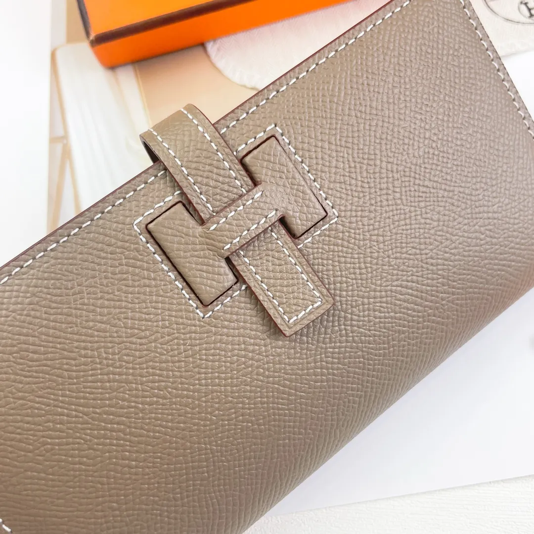 HERMES new model 💰280 New H Passant Toutenmainte Epsom calfskin long wallet Model: 953 - Sheath "H passant" opening and closing - Zippered coin purse - Pocket with original OEM code inside - Metal texture: palladium plated Dimensions: Length 17.5 × Width 9 cm