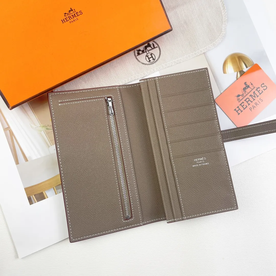 HERMES new model 💰280 New H Passant Toutenmainte Epsom calfskin long wallet Model: 953 - Sheath "H passant" opening and closing - Zippered coin purse - Pocket with original OEM code inside - Metal texture: palladium plated Dimensions: Length 17.5 × Width 9 cm