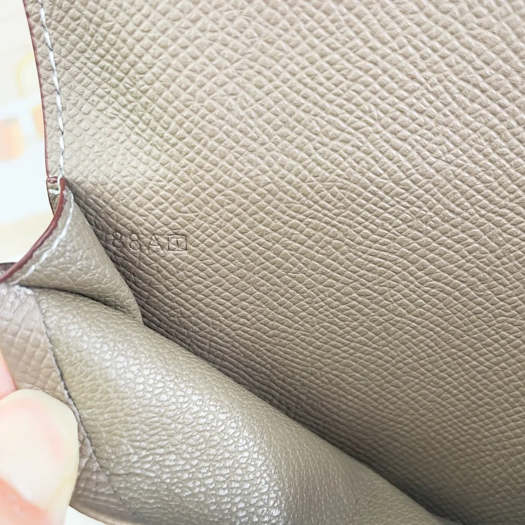 HERMES new model 💰280 New H Passant Toutenmainte Epsom calfskin long wallet Model: 953 - Sheath "H passant" opening and closing - Zippered coin purse - Pocket with original OEM code inside - Metal texture: palladium plated Dimensions: Length 17.5 × Width 9 cm