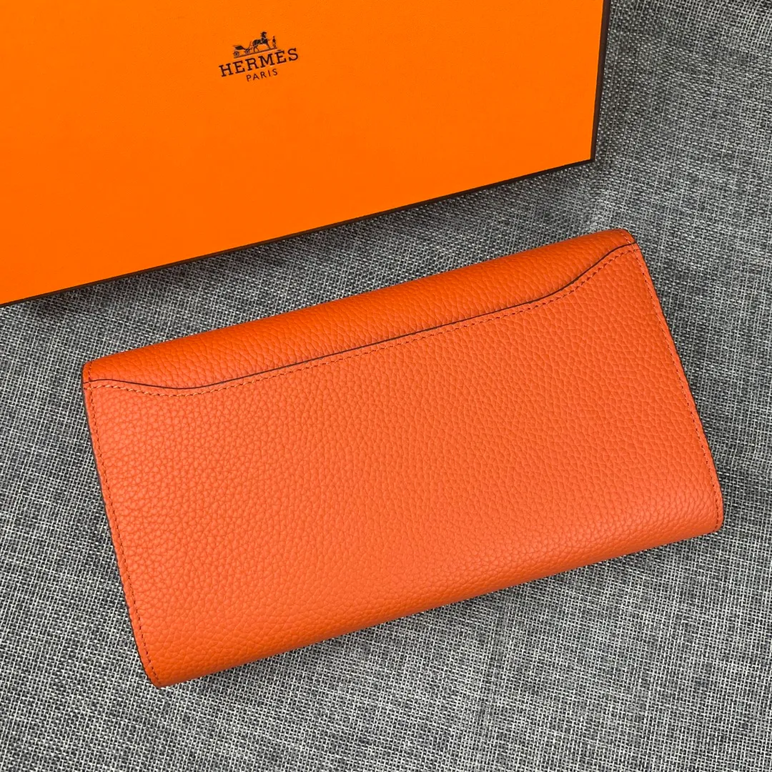 Hermes Constance p270💰 Hermes model: 539 gold buckle togo leather size: 22*11cm 🇫🇷Overseas🇫🇷Imported Togo cowhide, soft and comfortable to the touch. The original replica is matched with gold hardware and has the original OEM code inside. It is exquisite and elegant, and the oil edges are straight and smooth🎈There are two large note slots, a zipper pocket, and 12 card slots inside🚚