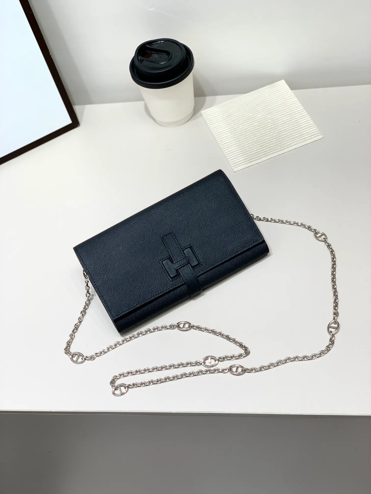 HERMES official website new model 💰330 New H Passant Toutenmainte Epsom calfskin long wallet Model: 951-1 chain style ⛓️‍💥 - Sheath "H passant" opening and closing - Zipper coin purse - Pocket with original OEM code inside - Can store passport or large-size mobile phone Metal texture: palladium plated Dimensions: length 20.8 × width 12.4 × thickness 2.7 cm