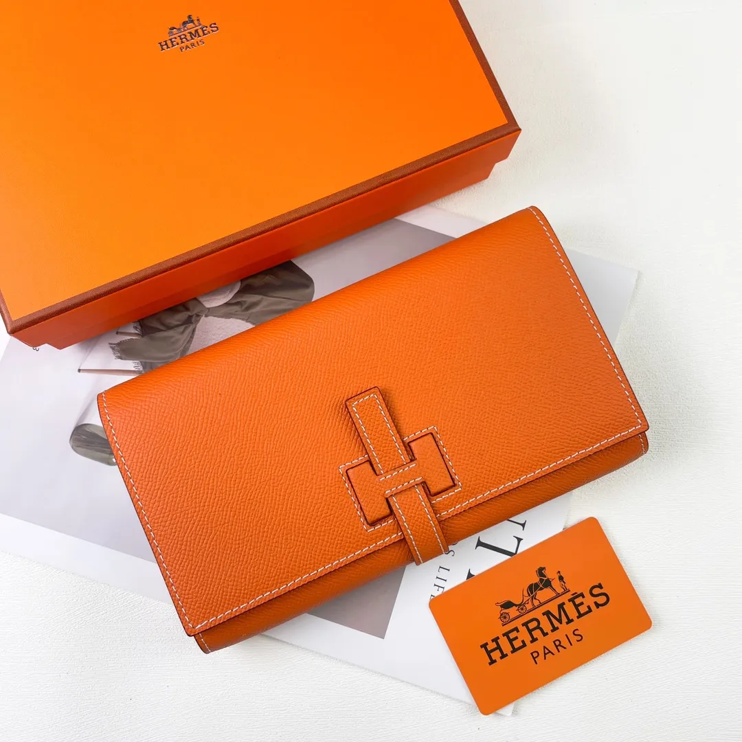 HERMES official website new model 💰300 New H Passant Toutenmainte Epsom calfskin long wallet Model: 951 palm print - Sheath "H passant" opening and closing - Zipper coin purse - Pocket with original OEM code inside - Can store passport or large-size mobile phone Metal texture: palladium plated Dimensions: length 20.8 × width 12.4 × thickness 2.7 cm