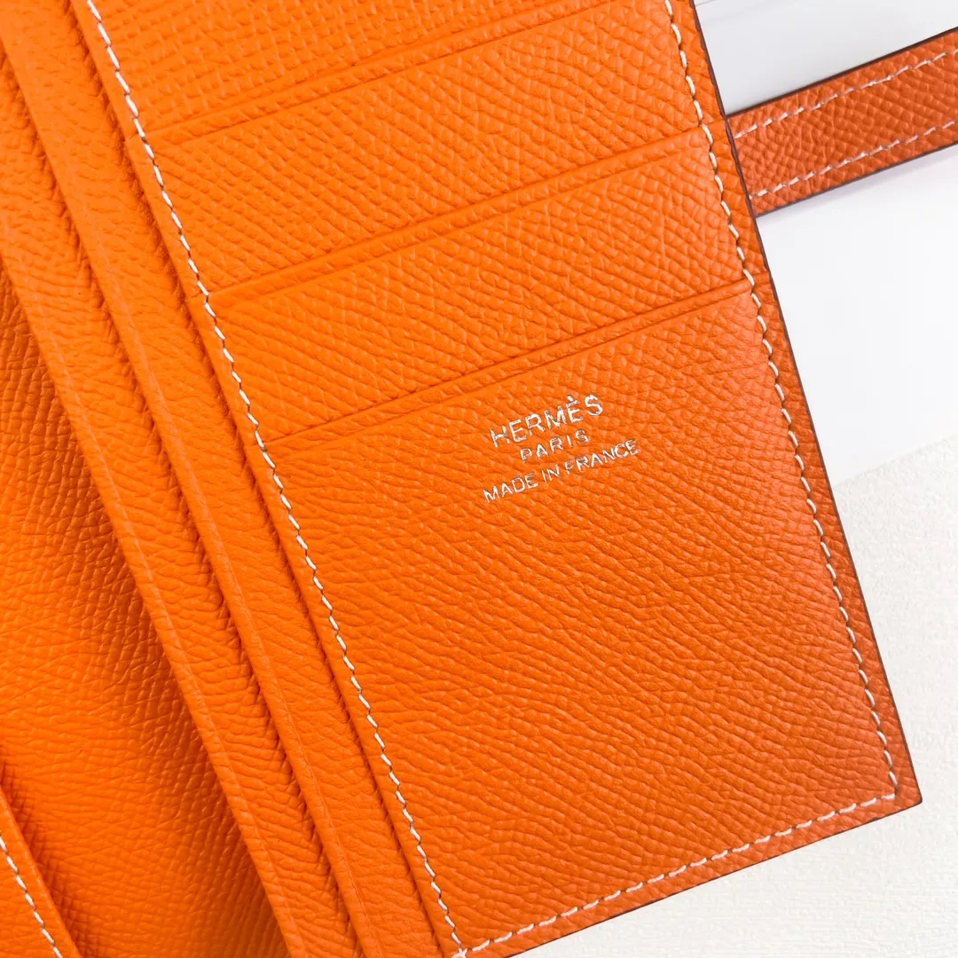 HERMES new model 💰280 New H Passant Toutenmainte Epsom calfskin long wallet Model: 953 - Sheath "H passant" opening and closing - Zippered coin purse - Pocket with original OEM code inside - Metal texture: palladium plated Dimensions: Length 17.5 × Width 9 cm
