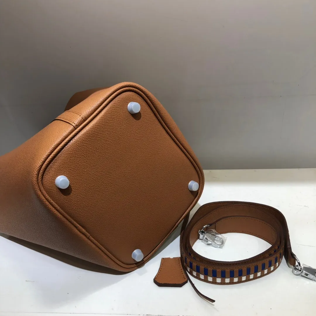 Running price💰760👉Hermes Epsom palm print vegetable basket color block braided wrist 🌺top calfskin original leather😈 size 20/20/16