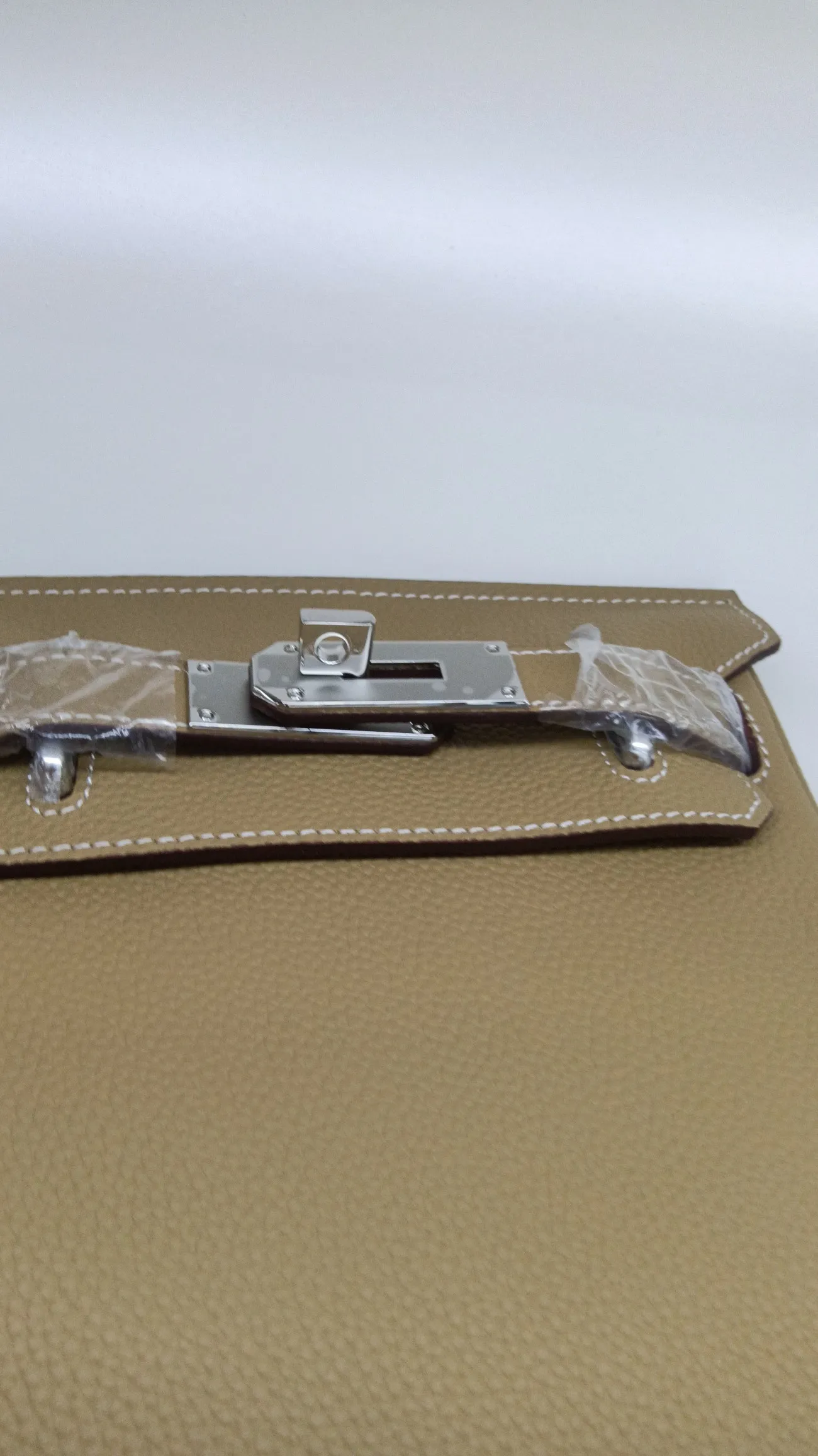 1080💰, elephant gray, original tog0 cowhide chest bag with silver buckle hardware shipped, size: 17.5×8×26cm