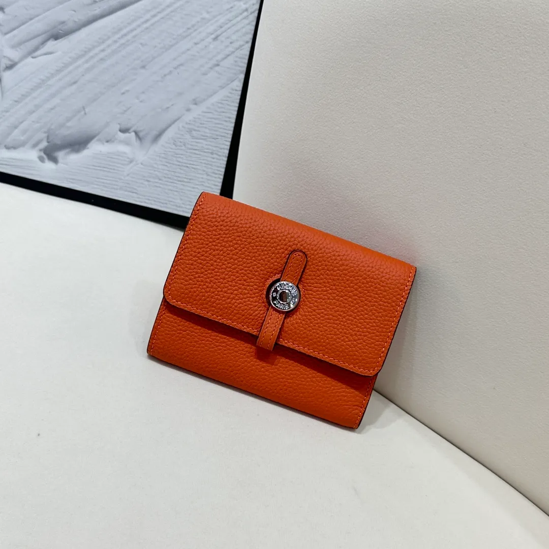 [Hermes new wallet]💰250 Model: H230 silver buckle Dimensions: length 13.5x width 10.5x thickness 2.5 cm Made of togo calf leather, equipped with 10 card slots, 1 banknote pocket, palladium-plated lock buckle, exquisite and perfect workmanship, original OEM code inside