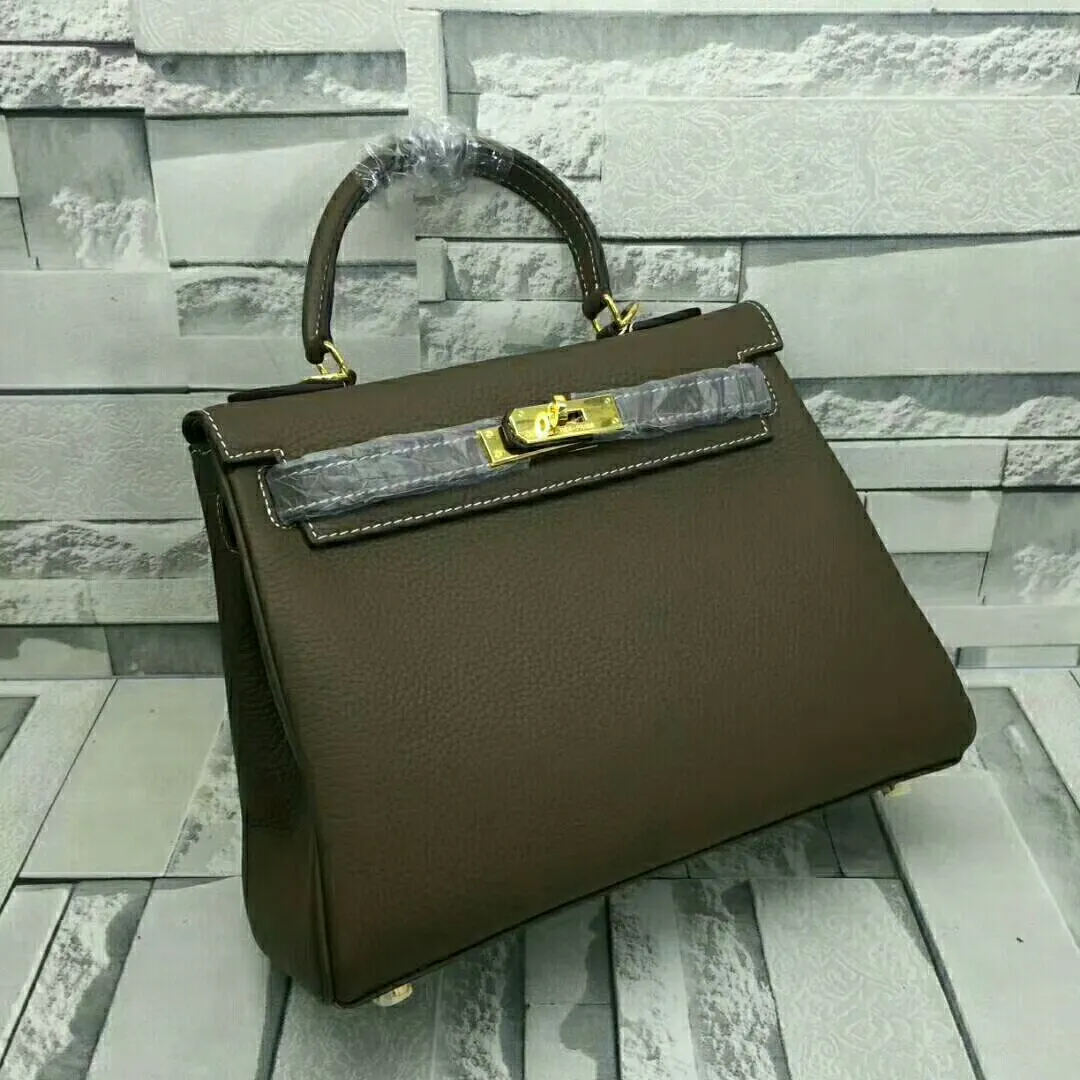 High quality 🅿️P600/P640/P680😀Classic models are sold every day🉐Hermès Kelly pebbled soft cowhide🐂Upgraded quality❤️Soft feel, fine workmanship, good-looking style, versatile all year round! Quality Guaranteed Taste ❗️ 3 sizes small 25cm; medium 28cm; large 32cm