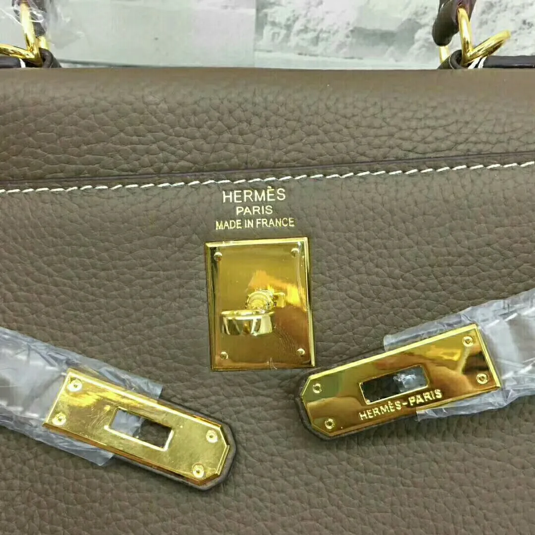 High quality 🅿️P600/P640/P680😀Classic models are sold every day🉐Hermès Kelly pebbled soft cowhide🐂Upgraded quality❤️Soft feel, fine workmanship, good-looking style, versatile all year round! Quality Guaranteed Taste ❗️ 3 sizes small 25cm; medium 28cm; large 32cm
