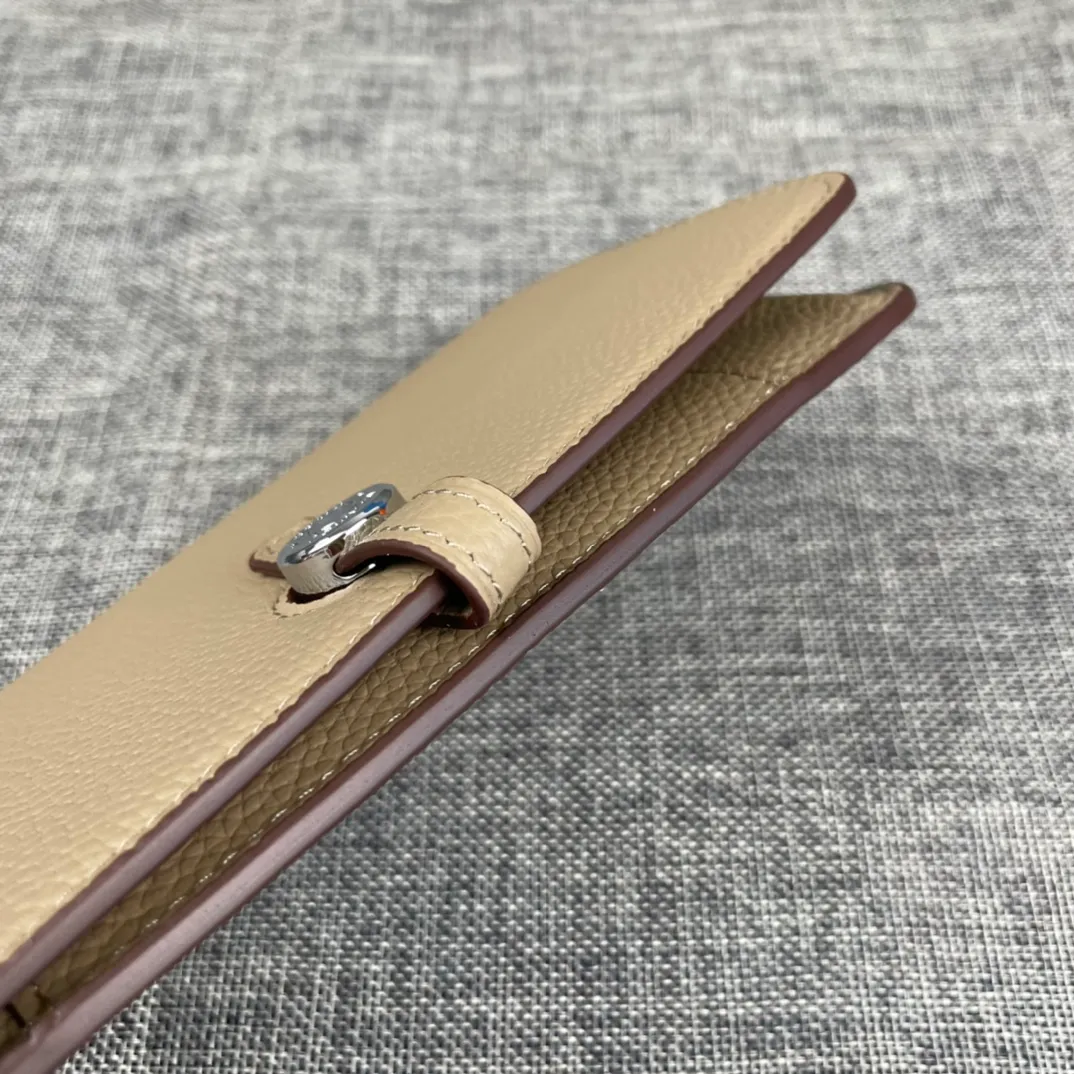 Original quality, p300💰 Hermès Dogon Duo detachable wallet Model: 533 silver buckle Made of togo calfskin, with original OEM code inside💄 Exquisite workmanship, 8 card slots, 1 banknote pocket, 2 additional pockets, a detachable coin purse and palladium-plated saddle nail lock Size: 20.1cm*12.5cm
