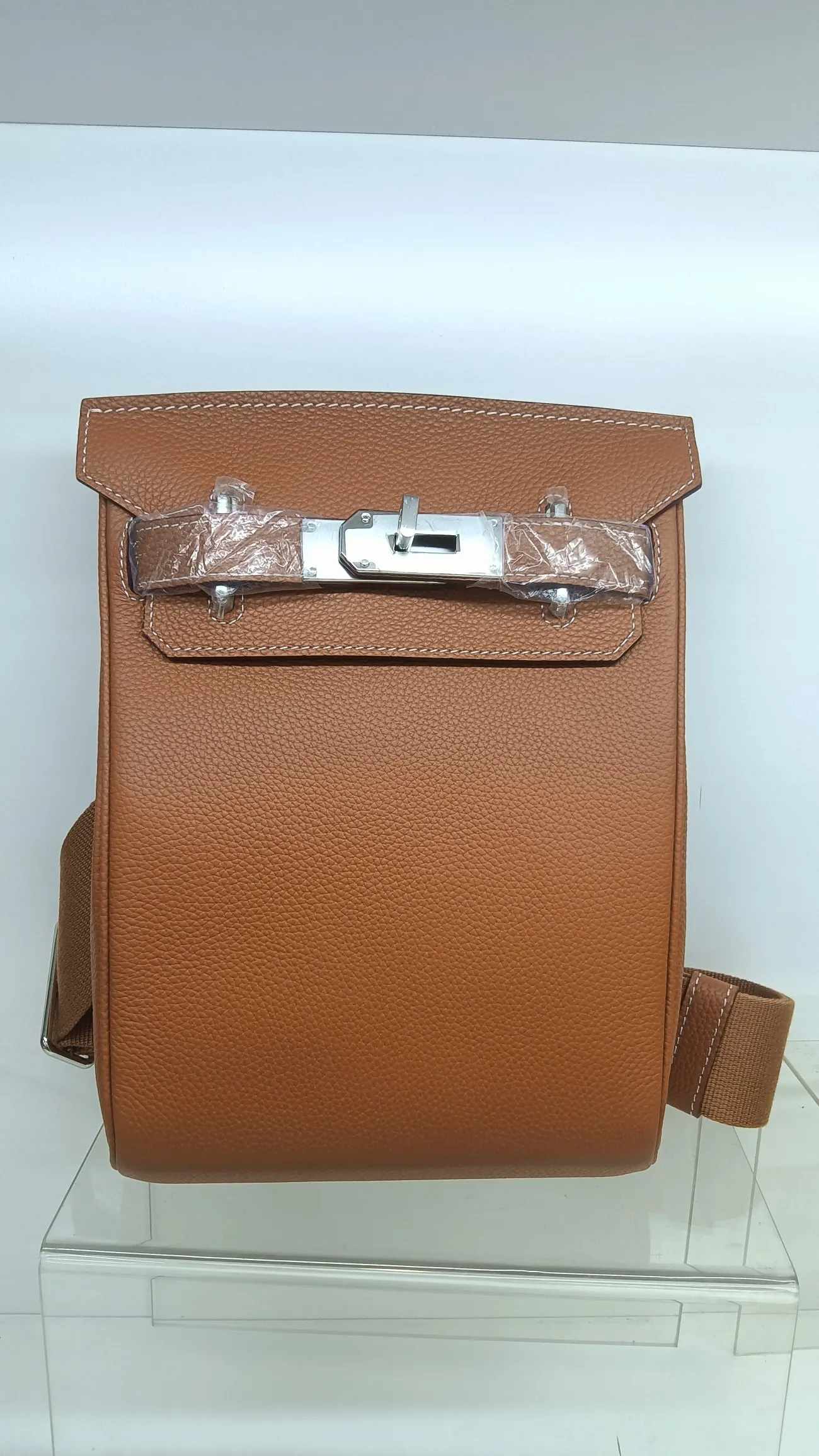 1080💰, earthy yellow, original tog0 cowhide chest bag with silver buckle hardware shipped, size: 17.5×8×26cm