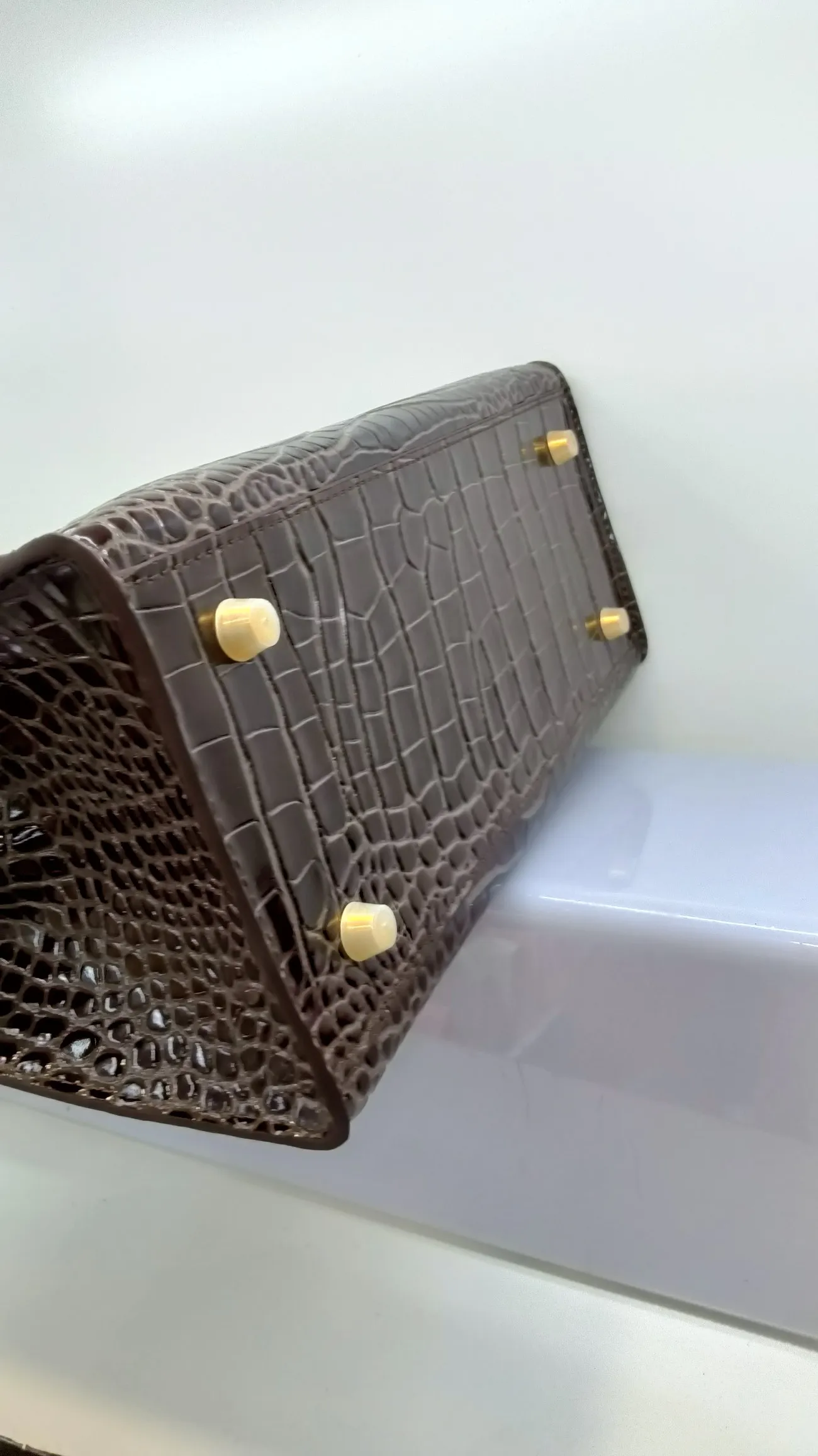 760💰 Crocodile pattern cowhide with oil edges: picture color, khaki, no holes, with long shoulder strap, size 30X13X26cm