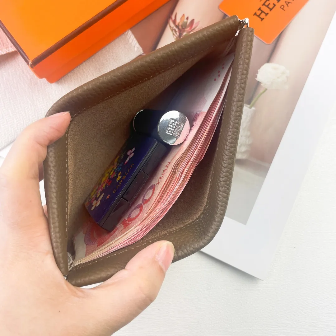 Hermès new model【Hermes】💰180 💋New first-layer cowhide wallet 💋Soft touch, magnetic buckle opening and closing 💋Material: imported togo cowhide 💋Size: 19*11 CM 💋Model: 6911