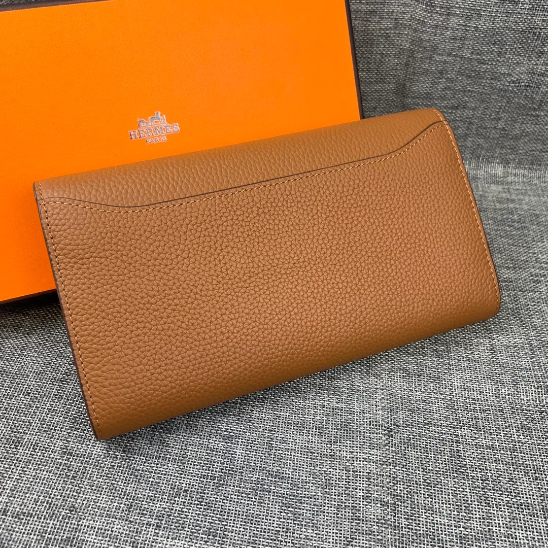 Hermes Constance p270💰 Hermes model: 539 gold buckle togo leather size: 22*11cm 🇫🇷Overseas🇫🇷Imported Togo cowhide, soft and comfortable to the touch. The original replica is matched with gold hardware and has the original OEM code inside. It is exquisite and elegant, and the oil edges are straight and smooth🎈There are two large note slots, a zipper pocket, and 12 card slots inside🚚