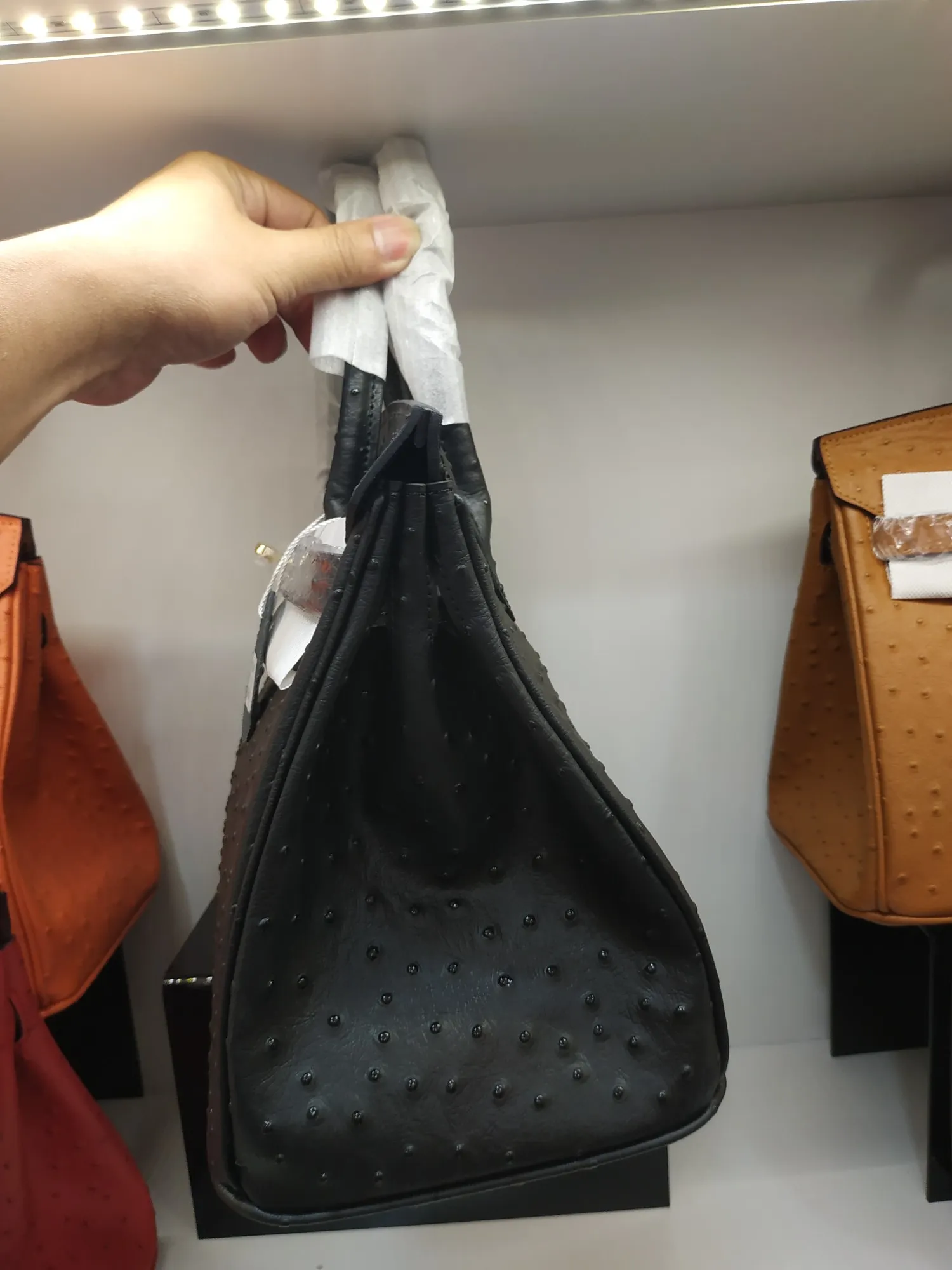 Factory release price: 720💰👏👏A hot product is here. 💃💃Hermes/Hermes👑Official classic production👑Platinum ostrich pattern👑Original quality imported ostrich pattern original first-layer cowhide, [] with pure 24k original hardware Size: 30*22*16cm [Sun] The workmanship is amazing; the legendary slow workmanship is meticulous and the real picture is taken 👉👉Note: Own factory, real picture