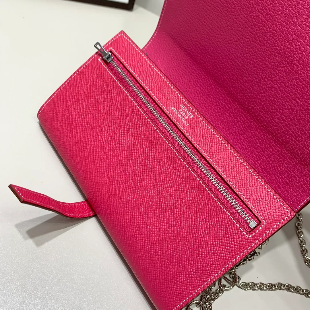 HERMES official website new model 💰330 New H Passant Toutenmainte Epsom calfskin long wallet Model: 951-1 chain style ⛓️‍💥 - Sheath "H passant" opening and closing - Zipper coin purse - Pocket with original OEM code inside - Can store passport or large-size mobile phone Metal texture: palladium plated Dimensions: length 20.8 × width 12.4 × thickness 2.7 cm