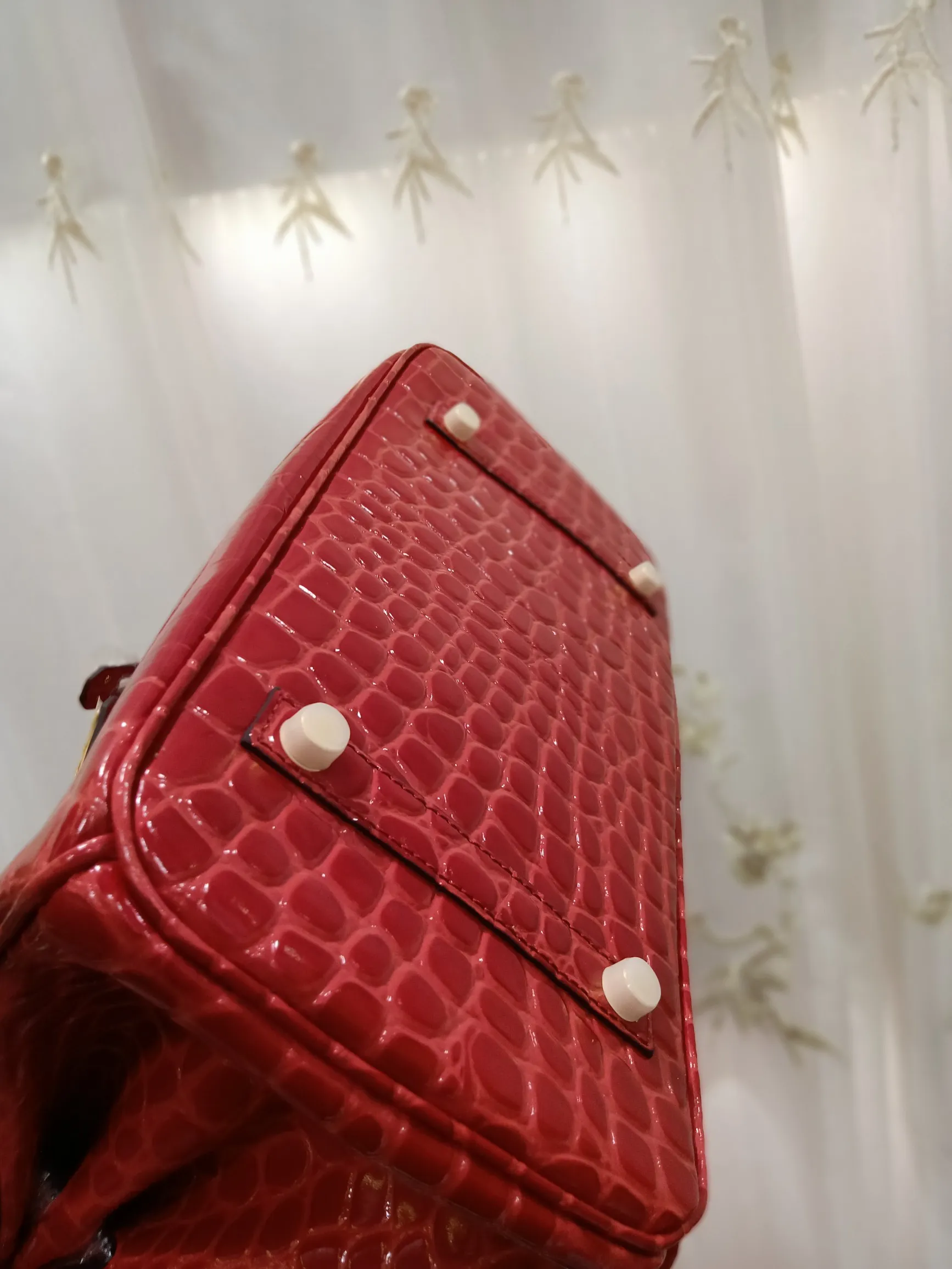 Hot model debuts, price has been adjusted💰800/380/360💥Hermes/Hermes💥Official classic production💋Platinum crocodile pattern💋Original quality coming👉Using imported crocodile pattern cowhide , with pure 24k original hardware💎Size: large 35*25*18cm/medium 30*22*16cm/small 25* 20*14cm👛Excellent workmanship👏👏Legendary slow work and careful work💓Real pictures taken💓Classic beauty worth owning💃🏻💃🏻💃🏻