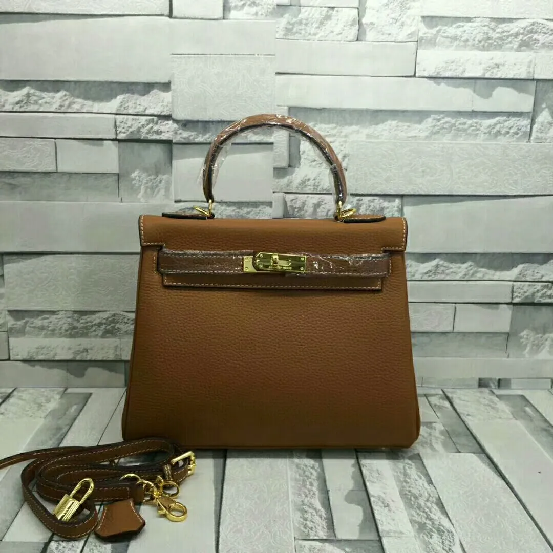 High quality 🅿️P600/P640/P680😀Classic models are sold every day🉐Hermès Kelly pebbled soft cowhide🐂Upgraded quality❤️Soft feel, fine workmanship, good-looking style, versatile all year round! Quality Guaranteed Taste ❗️ 3 sizes small 25cm; medium 28cm; large 32cm