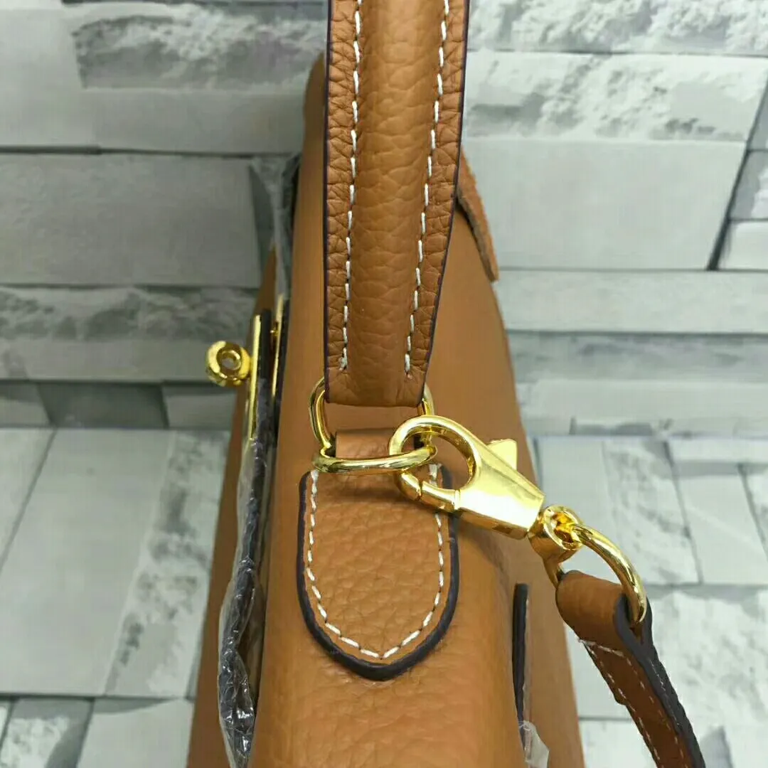 High quality 🅿️P600/P640/P680😀Classic models are sold every day🉐Hermès Kelly pebbled soft cowhide🐂Upgraded quality❤️Soft feel, fine workmanship, good-looking style, versatile all year round! Quality Guaranteed Taste ❗️ 3 sizes small 25cm; medium 28cm; large 32cm