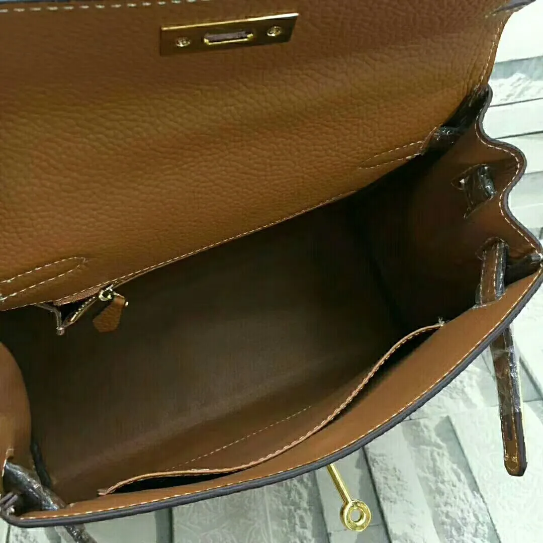 High quality 🅿️P600/P640/P680😀Classic models are sold every day🉐Hermès Kelly pebbled soft cowhide🐂Upgraded quality❤️Soft feel, fine workmanship, good-looking style, versatile all year round! Quality Guaranteed Taste ❗️ 3 sizes small 25cm; medium 28cm; large 32cm