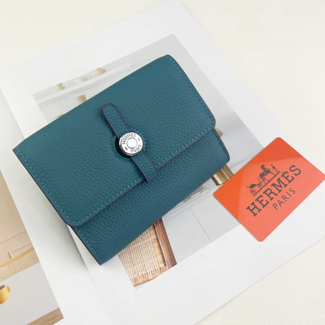 [Hermes new wallet]💰250 Model: H230 silver buckle Dimensions: length 13.5x width 10.5x thickness 2 cm Made of togo calfskin, equipped with 10 card slots, 1 banknote pocket, palladium-plated lock buckle, exquisite and perfect workmanship, original OEM code inside